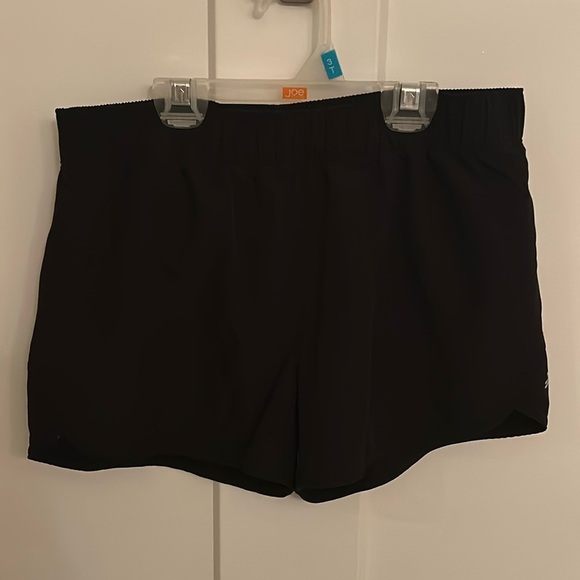 Old Navy active go-dry cool black shorts, size XL (14–16) youth - Picture 1 of 3
